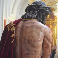 La bendita llaga de la espalda de Jesucristo: una fuente de ayuda inmediata